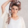 ⁦מטפחת קמיליה⁩ – תמונה ⁦3⁩