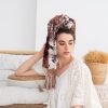⁦מטפחת קמיליה⁩ – תמונה ⁦2⁩
